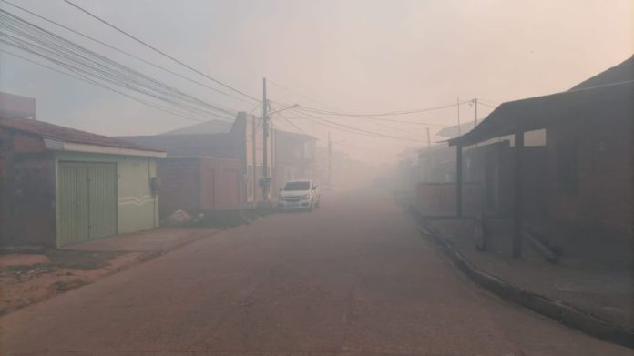 Nuvem de fumaça invade as ruas de Marabá e causa transtorno