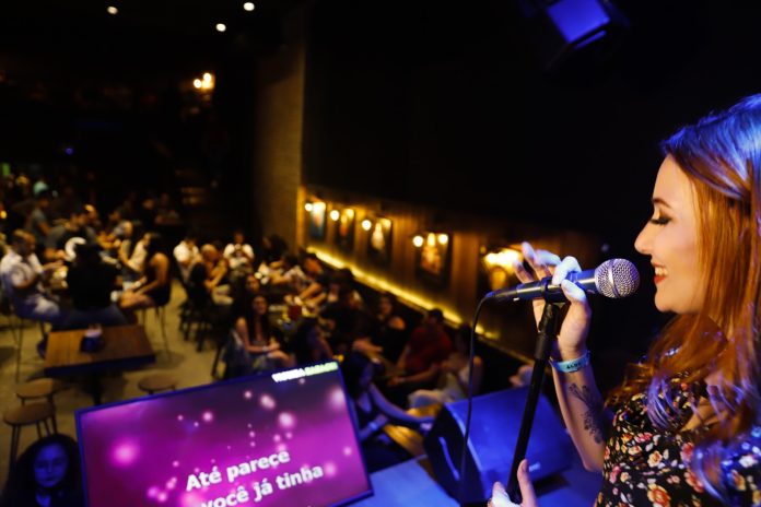 Programação cultural conta com games, shows e karaokê