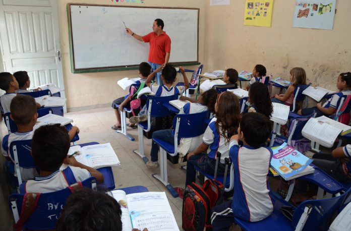 Pará anuncia novo sistema de bonificação na educação; melhor estudante pode ganhar R$ 10 mil