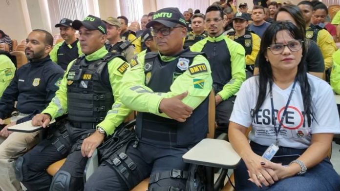 Vídeo: seminário qualifica agentes de trânsito em Marabá