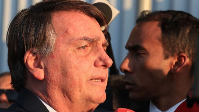 Maioria do TSE decide manter inelegibilidade de Bolsonaro