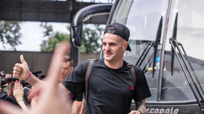 Artilheiro, Vegetti é expulso e vira dor de cabeça pro Vasco